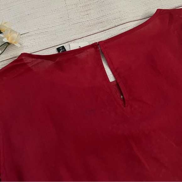 EXPRESS Eyelet Flare Pleated Bell Sleeve Top - Picture 9 of 15